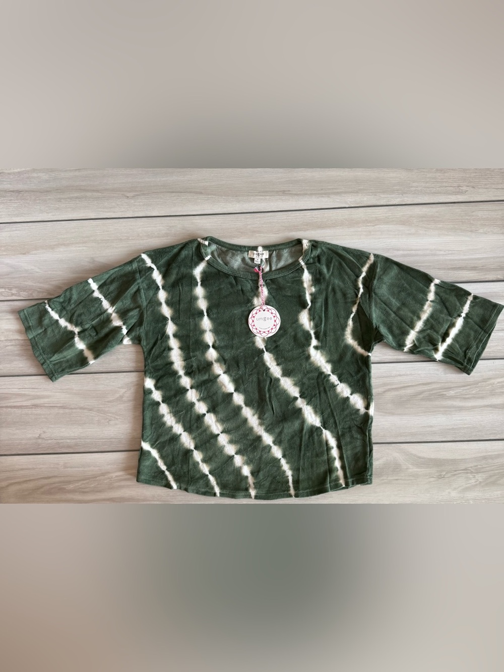 Umgee Tie-Dye Shirt Green Medium  NWT